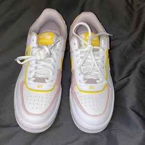Nike Women’s Air Force 1s shadow ”sunshine”
